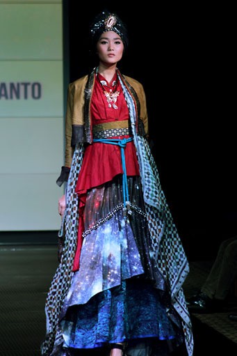 Deden Siswanto Fashion Week Special Ramadhan 2012. Plaza Indonesia Function Hall lantai 2. Jakarta. [Foto: Mohammad Abduh/Wolipop]