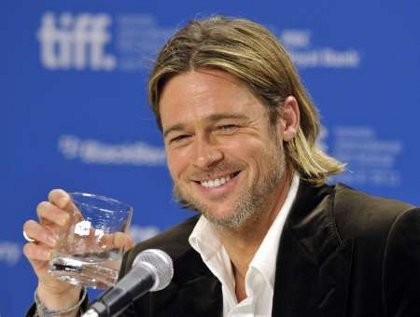 Brad Pitt Hadiahi Anaknya Motor Trail