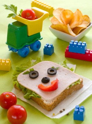 Wouw.. Ada Sandwich Hello Kitty dan Badut Buat Bekal Si Kecil!