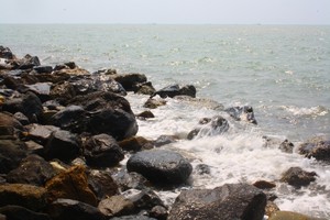 Wow! Indramayu Punya Pantai Tanah Merah
