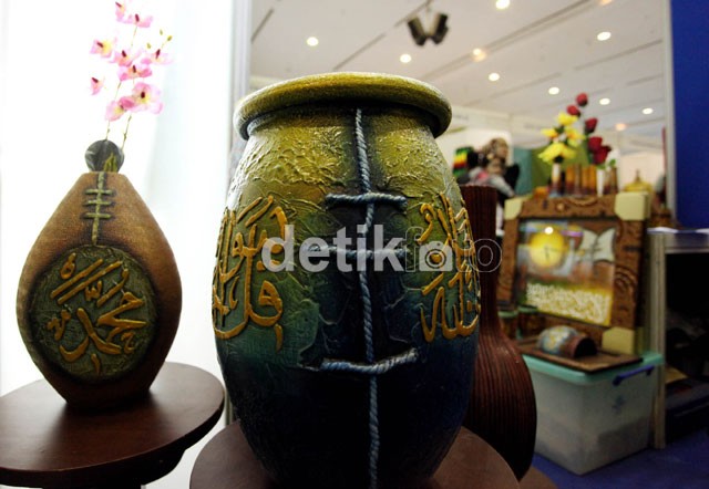 Kaligrafi Ramaikan Indonesia Fashion And Craft