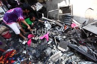 Puluhan rumah ludes terbakar.