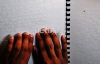 Dalam masa Ramadan, banyak penyandang tunanetra yang menamatkan bacaannya sebanyak 30 juz, selain itu pula banyak penyandang tunanetra yang memiliki hafalan quran hingga 30 juz. Muhammad Nur Abdurrahman/detikcom.