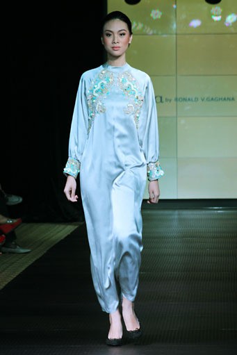 Ronald V. Gaghana Splash & Spring. Plaza Indonesia Fashion Week Special Ramadhan 2012 at Function Hall Plaza Indonesia lantai 2. Jakarta. [Foto: Mohammad Abduh/Wolipop]