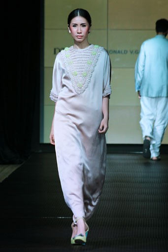 Ronald V. Gaghana Splash & Spring. Plaza Indonesia Fashion Week Special Ramadhan 2012 at Function Hall Plaza Indonesia lantai 2. Jakarta. [Foto: Mohammad Abduh/Wolipop]