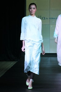 Ronald V. Gaghana Splash & Spring. Plaza Indonesia Fashion Week Special Ramadhan 2012 at Function Hall Plaza Indonesia lantai 2. Jakarta. [Foto: Mohammad Abduh/Wolipop]