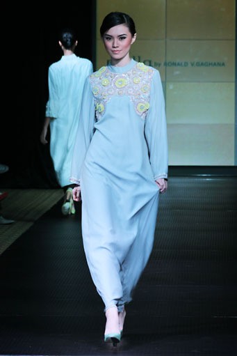 Ronald V. Gaghana Splash & Spring. Plaza Indonesia Fashion Week Special Ramadhan 2012 at Function Hall Plaza Indonesia lantai 2. Jakarta. [Foto: Mohammad Abduh/Wolipop]
