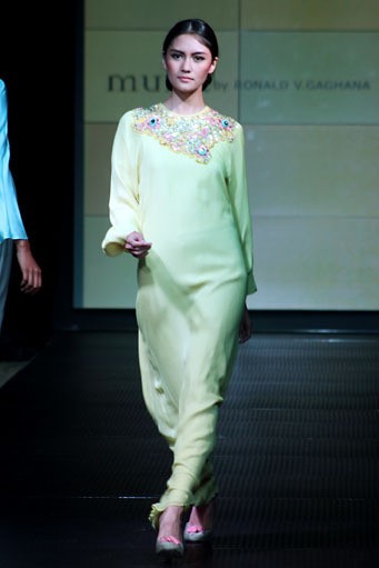 Ronald V. Gaghana Splash & Spring. Plaza Indonesia Fashion Week Special Ramadhan 2012 at Function Hall Plaza Indonesia lantai 2. Jakarta. [Foto: Mohammad Abduh/Wolipop]