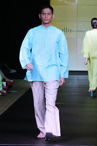 Ronald V. Gaghana Splash & Spring. Plaza Indonesia Fashion Week Special Ramadhan 2012 at Function Hall Plaza Indonesia lantai 2. Jakarta. [Foto: Mohammad Abduh/Wolipop]