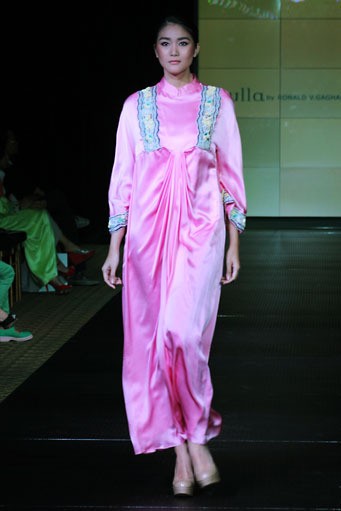 Ronald V. Gaghana Splash & Spring. Plaza Indonesia Fashion Week Special Ramadhan 2012 at Function Hall Plaza Indonesia lantai 2. Jakarta. [Foto: Mohammad Abduh/Wolipop]