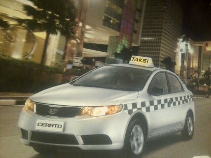 Sedan Mewah KIA Cerato Jadi Taksi