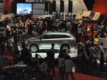 Penjualan Mobil Catat 1 Juta Unit Tahun Ini