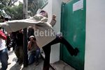 Demo Kedubes Myanmar Berlangsung Panas