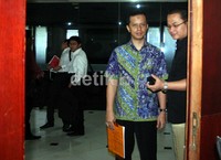 Seperti diketahui, Dhana didakwa 3 tindak pidana. Pertama terkait penyelesaian masalah Pajak Kurang Bayar PT Kornet Trans Utama Tahun Pajak 2002. Dakwaan kedua, Dhana diduga menerima gratifiksi dari PT Mutiara Virgo terkait penyelesaian pajak kurang bayar. Ketiga Dhana didakwa melakukan pencucian uang.