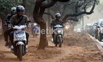 Macet, Pemotor Terobos Jalur Hijau