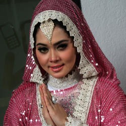 Ditanya Soal Bubu, Syahrini Pilih Bahas Lebaran