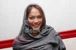 Jenny Cortez Tampil Berkerudung
