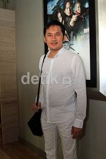 Zaskia Mecca & Hanung Bramantyo Kompak Putih-putih