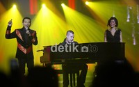 Penampilan Anang Hermansyah, Ahmad Dhani, dan Agnes Monica.