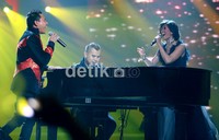Kolaborasi tiga juri Indonesian Idol.