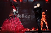 Penampilan Ahmad Dhani dan Mulan Jameela saat memeriahkan acara konser ulang tahun RCTI.