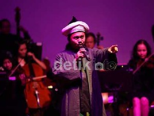 Candra Malik dan Trie Utami Kumandangkan Syahadat Cinta di Katedral