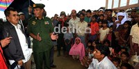 Jusuf Kalla meninjau para engungsi Rohingya di Thet Kay Pyin. (Dokumentasi JK)