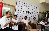 Ini berarti PKS bersama Foke-Nara akan berhadapan dengan Jokowi-Ahok pada putaran kedua Pilkada DKI Jakarta.