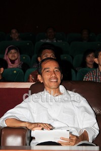 Jokowi juga memuji anak-anak yang berakting di film yang akan rilis di bioskop pada 15 Agustus itu. Menurutnya, akting mereka cukup natural. Herianto Batubara/detikHOT.