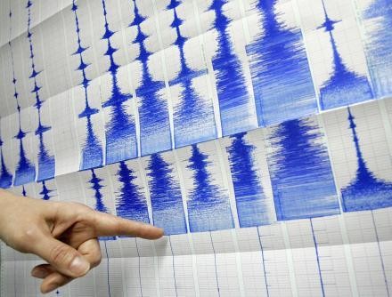 Korban Tewas Gempa di Iran Kini 180 Orang, Ahmadinejad Berduka