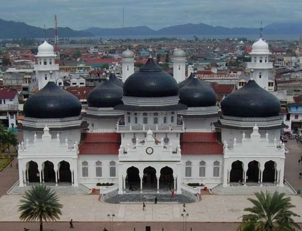 Saat Galau, Turis Asal Malaysia Datang ke Aceh