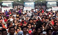 Ribuan pedagang jamu berbondong-bondong ke lapangan parkir barat PRJ untuk mengikuti mudik gratis.