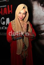 Reza Artamevia Berkerudung Coklat