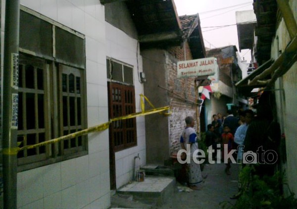 Kakak Beradik Ditemukan Terkubur di Dalam Rumah