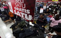 Meskipun diskon itu sudah dimulai sejak awal Ramadan, namun ini merupakan minggu terakhir diskon yang terbesar.