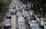 Sudirman Padat, Busway & Pedestrian Diterjang