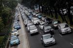 Sudirman Padat, Busway & Pedestrian Diterjang