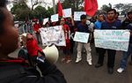 Tidak Dapat THR, Buruh Turun ke Jalan