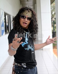 Lama tak terdengar, Candil tetap eksis. (Gusmun/detikHot).