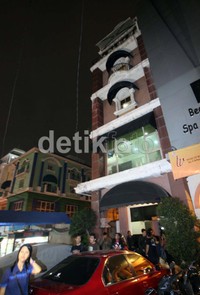 Inilah suasana Ruko yang ditempati Anang-Ashanty dan kedua anaknya yang kini menjadi kisrus diantara KD dan Anang.