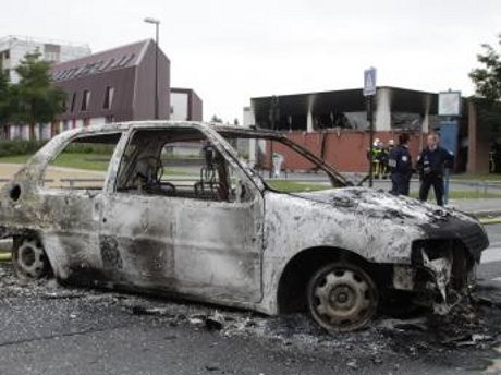 16 Polisi Prancis Luka-luka dalam Kerusuhan di Amiens