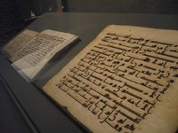 Lembar Quran dari Afrika Utara sejak abad ke-8. Banyak manuskrip kuno yang penting disimpan di sini(Dadan/detikTravel)