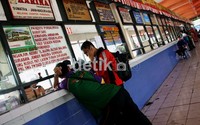 Loket-loket karcis nampak masih sepi dari arus pemudik.