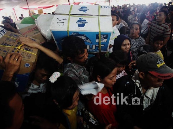 Stasiun Senen Mulai Dipadati Pemudik