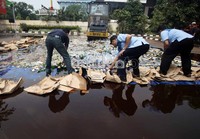 Selain itu barang haram ini dimusnahkan karena melanggar UU RI No.23 tahun 2009 tentang kesehatan.