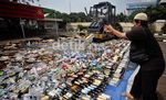 Banjir Miras di Halaman Kantor Walikota Jakut