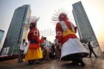 Ondel-ondel Ajak Berzakat di Bundaran HI