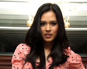 Gaya Busana Raisa, yang Penting Nyaman Tak Tergantung Merek