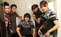 Ian cs ditemui usai mengisi sebuah acara bersama Reza Artamevia dan Aa Gatot Brajamusti. Gus Mun/detikHOT.