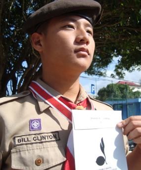 Bill Clinton Terima Penghargaan Pramuka Garuda